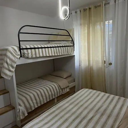Cozy & Modern Retreat 10 Min From Center